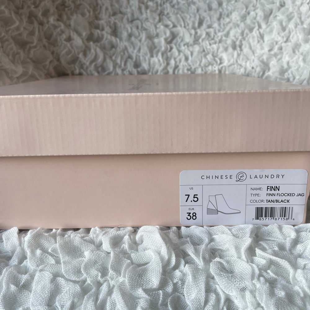 💥NWT💥Chinese Laundry Faux Fur Bootie - Picture 6 of 13